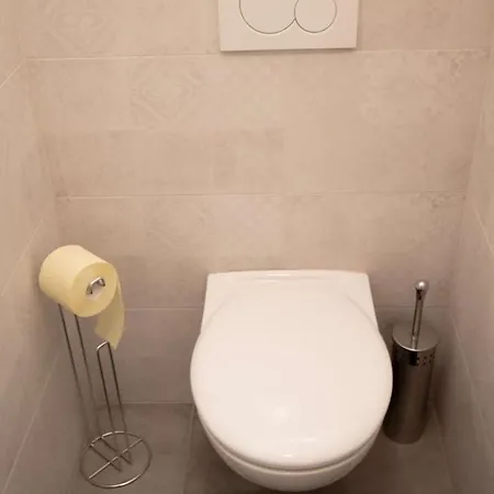 Spacious 63qm Flat Private Balcony Apartment